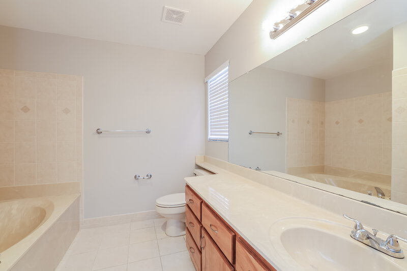 3,500/Mo, 22321 Sands Point Dr Boca Raton, FL 33433 Main Bathroom View