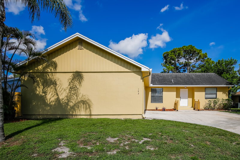 2,675/Mo, 143 Granada St Royal Palm Beach, FL 33411 External View