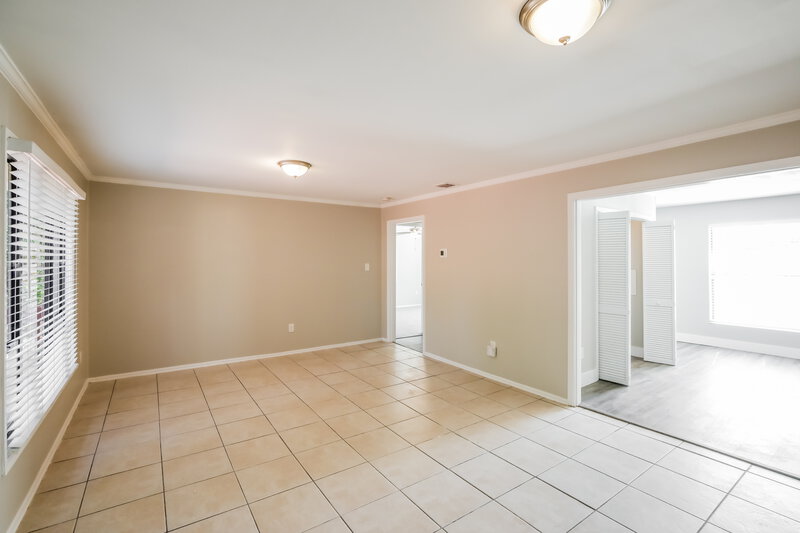 2,675/Mo, 143 Granada St Royal Palm Beach, FL 33411 Dining Room View 2