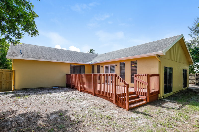 2,675/Mo, 143 Granada St Royal Palm Beach, FL 33411 Rear View