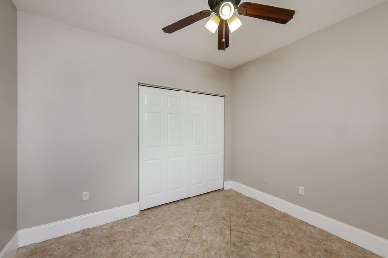 2,330/Mo, 1899 SE 13th St Homestead, FL 33035 Bedroom View 3