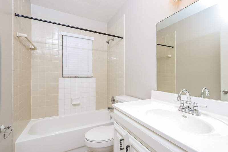 2,830/Mo, 13957 Exotica Ln Wellington, FL 33414 Bathroom View