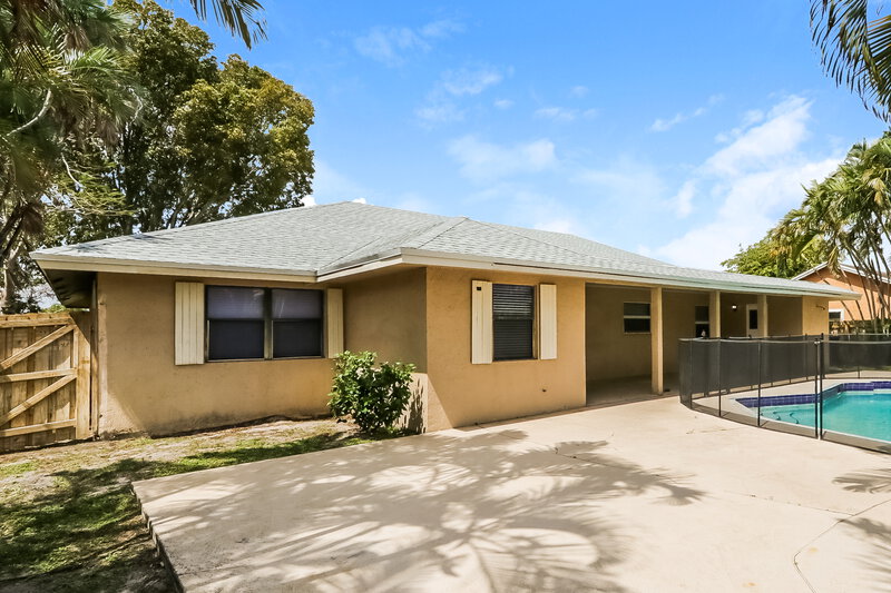 2,830/Mo, 13957 Exotica Ln Wellington, FL 33414 Rear View