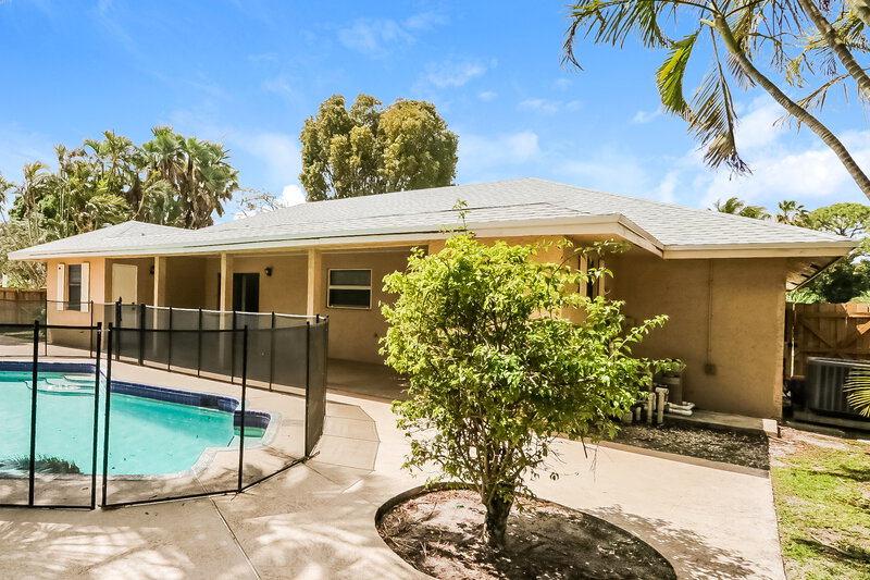 2,830/Mo, 13957 Exotica Ln Wellington, FL 33414 Rear View 2