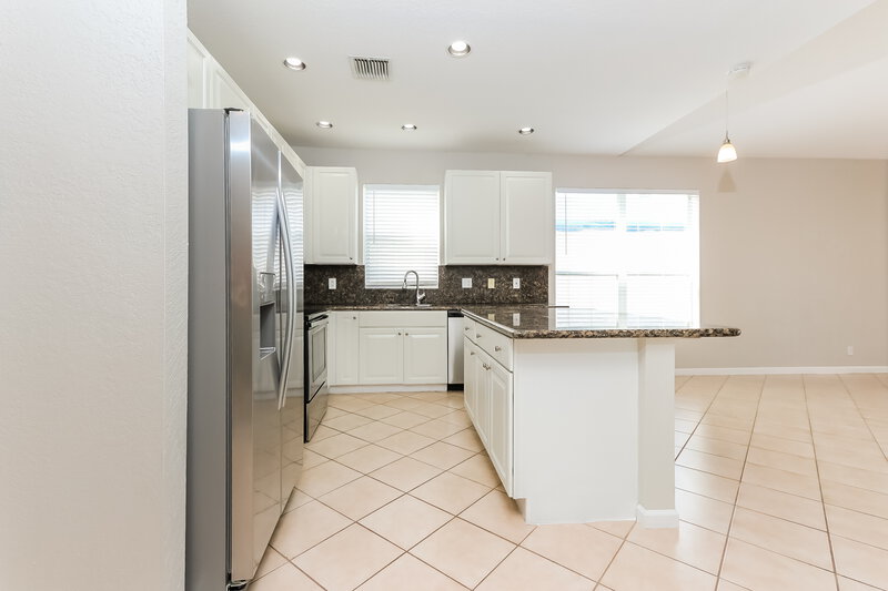 3,950/Mo, 21201 Via Fiore Boca Raton, FL 33433 Kitchen View