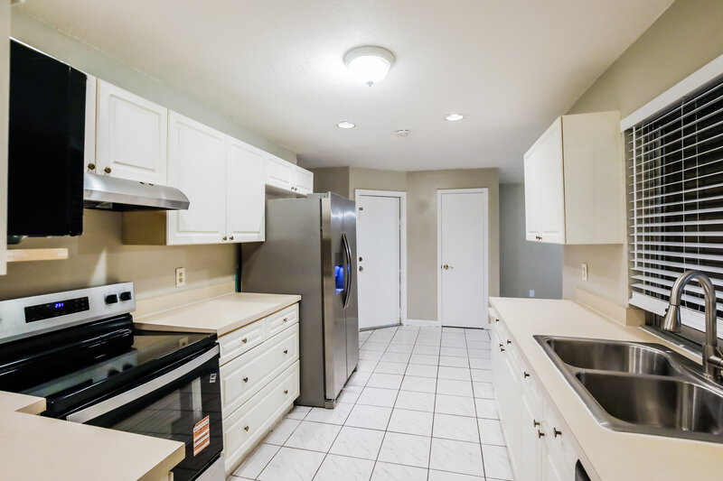 4,170/Mo, 12695 Westport Cir Wellington, FL 33414 Kitchen View