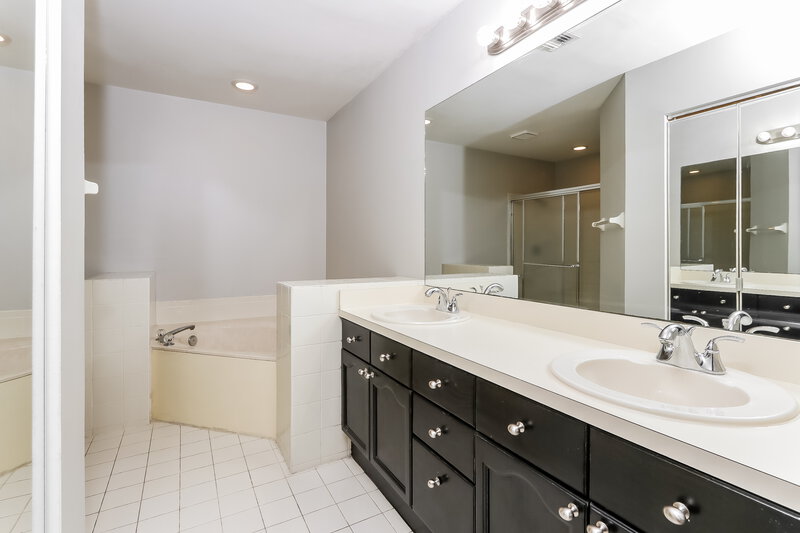 3,355/Mo, 10663 Plainview Cir Boca Raton, FL 33498 Main Bathroom View