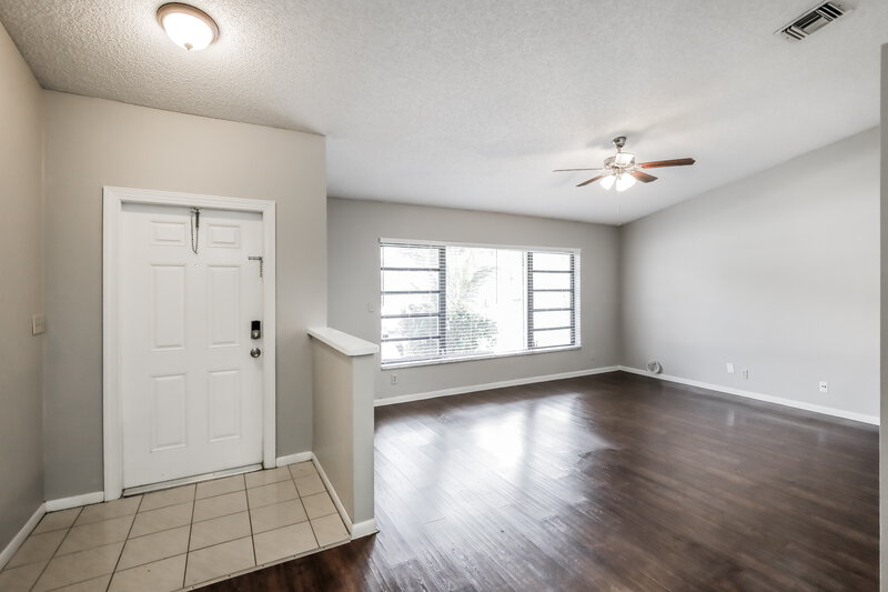 3,205/Mo, 7401 NW 21st Ct Margate, FL 33063 Living Room View