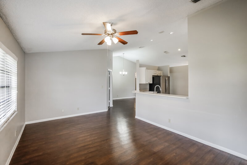 3,205/Mo, 7401 NW 21st Ct Margate, FL 33063 Family Room View 2