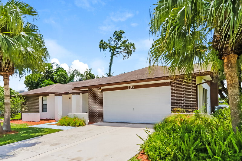 2,765/Mo, 105 Parkwood Dr Royal Palm Beach, FL 33411 Front View 2