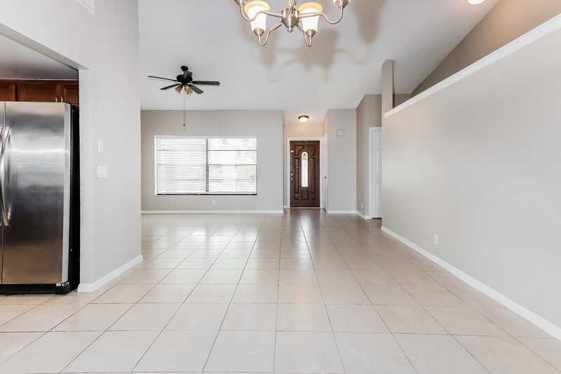 2,765/Mo, 105 Parkwood Dr Royal Palm Beach, FL 33411 Living Room View