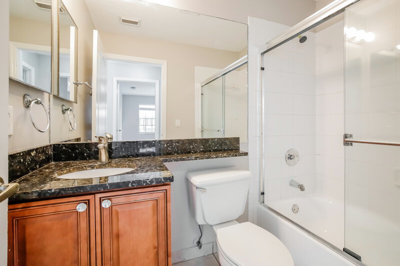 3,565/Mo, 16630 SW 101st Ter Miami, FL 33196 Bathroom View