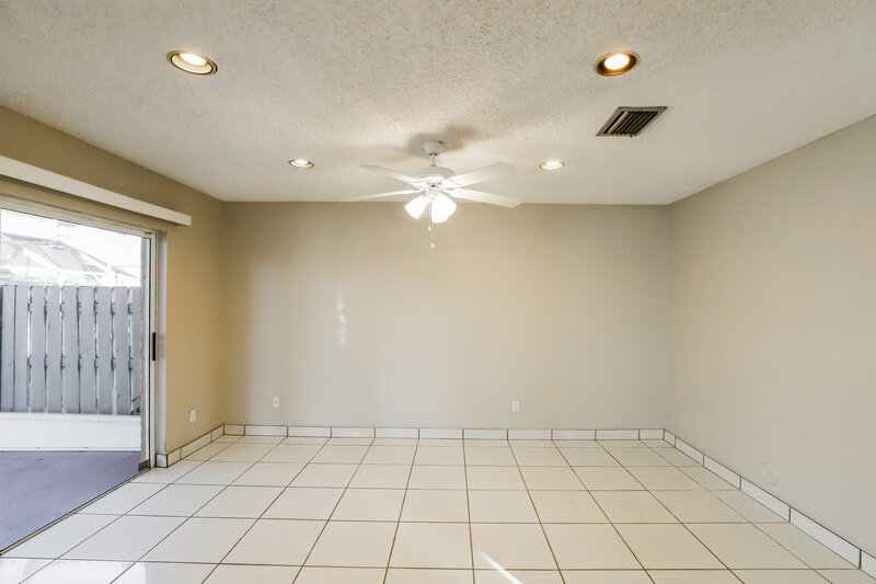 3,440/Mo, 5285 NW 54th St Coconut Creek, FL 33073 Family Room View