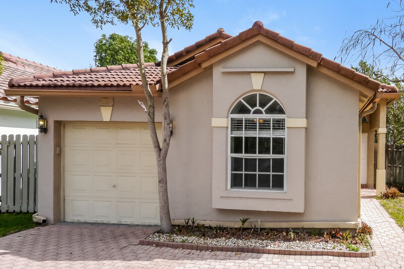 3,310/Mo, 428 Lakeside Cir Sunrise, FL 33326 External View