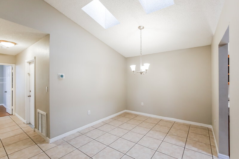 3,350/Mo, 428 Lakeside Cir Sunrise, FL 33326 Dining Room View