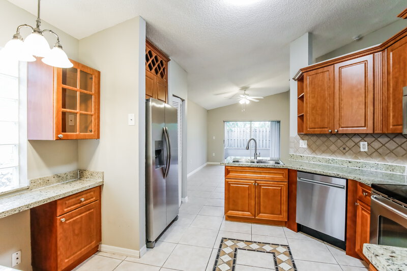 3,350/Mo, 428 Lakeside Cir Sunrise, FL 33326 Kitchen View