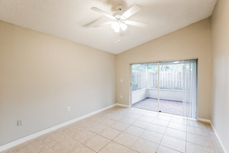 3,350/Mo, 428 Lakeside Cir Sunrise, FL 33326 Family Room View