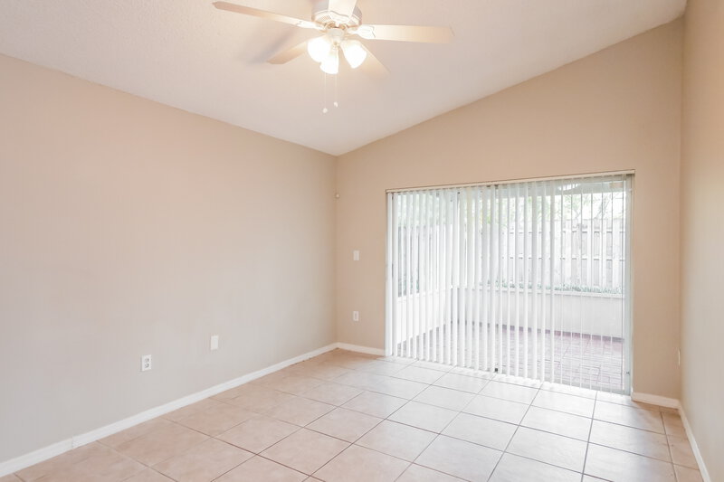 3,310/Mo, 428 Lakeside Cir Sunrise, FL 33326 Family Room View 3