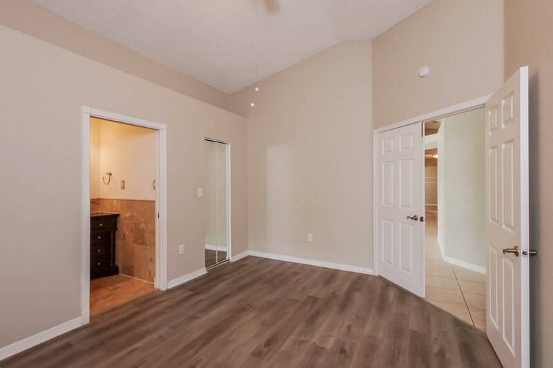 3,310/Mo, 428 Lakeside Cir Sunrise, FL 33326 Main Bedroom View 2