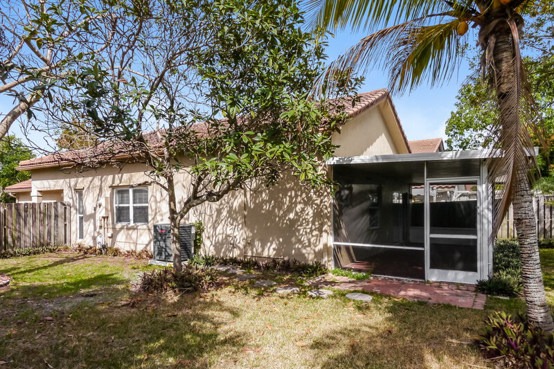 3,310/Mo, 428 Lakeside Cir Sunrise, FL 33326 Rear View