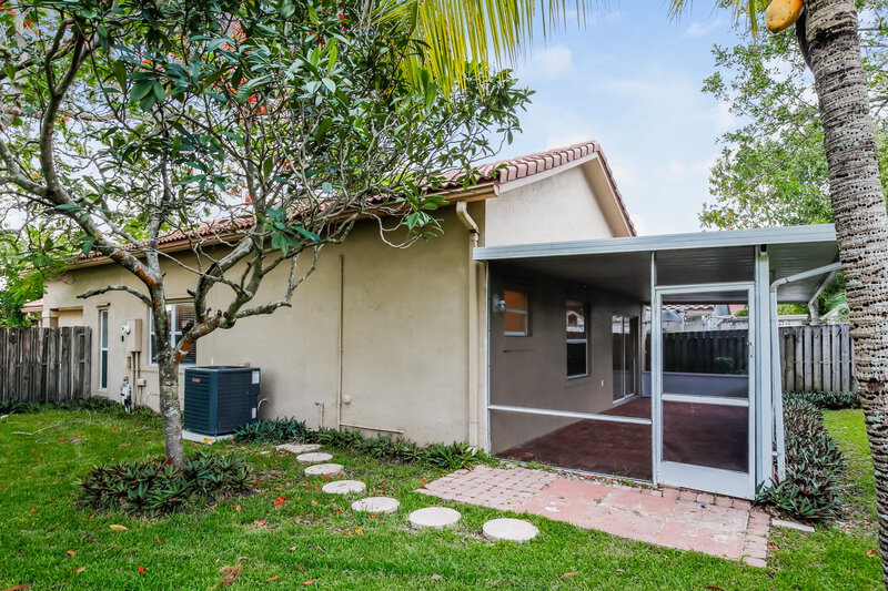 3,350/Mo, 428 Lakeside Cir Sunrise, FL 33326 Rear View