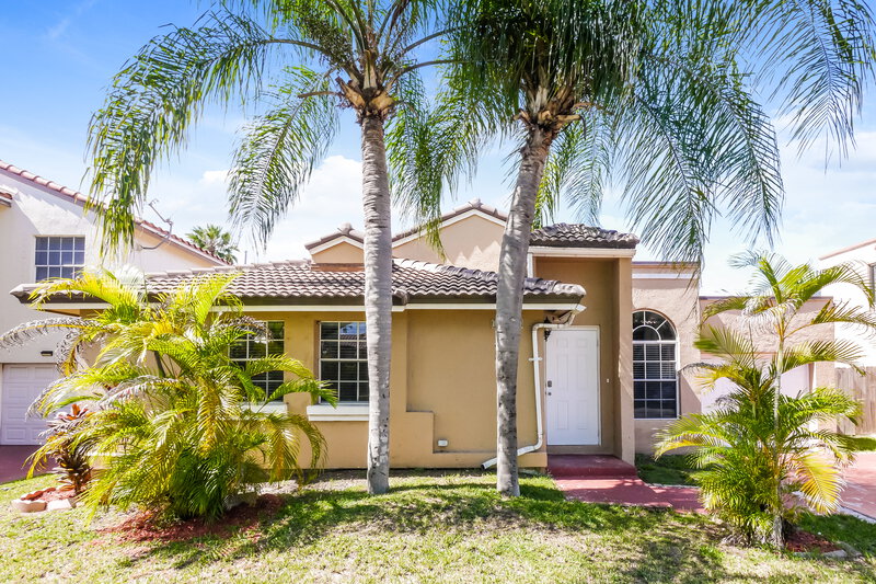 2,695/Mo, 16075 SW 112th Ter Miami, FL 33196 External View