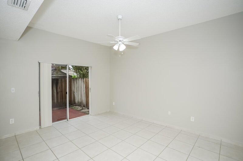 3,420/Mo, 16075 SW 112th Ter Miami, FL 33196 Dining Room View