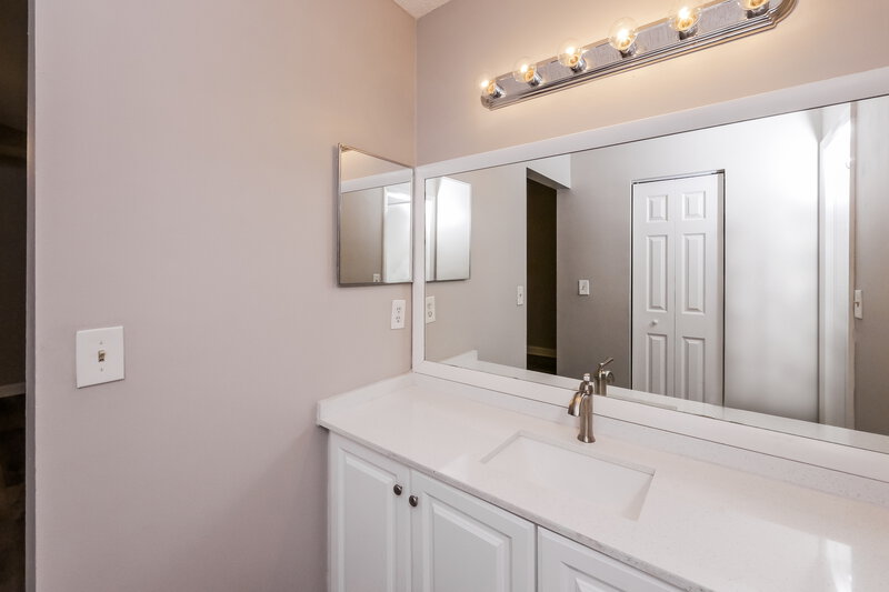 2,695/Mo, 16075 SW 112th Ter Miami, FL 33196 Main Bathroom View
