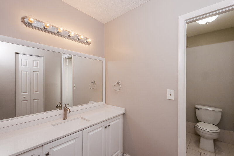 2,695/Mo, 16075 SW 112th Ter Miami, FL 33196 Main Bathroom View 2