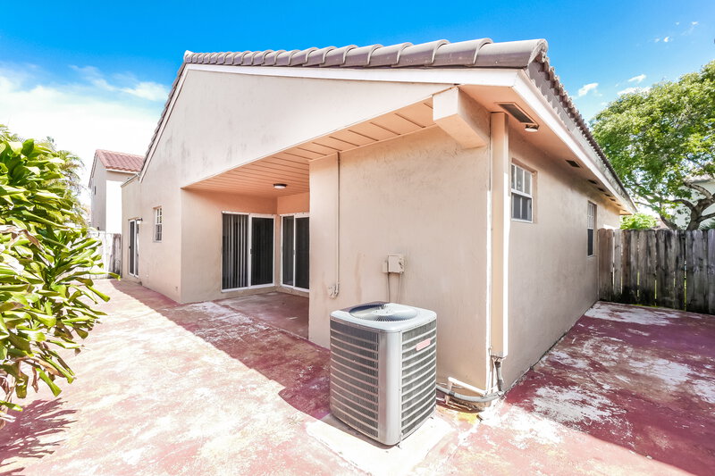 2,695/Mo, 16075 SW 112th Ter Miami, FL 33196 Rear View