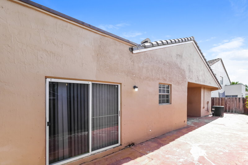 2,695/Mo, 16075 SW 112th Ter Miami, FL 33196 Rear View 2