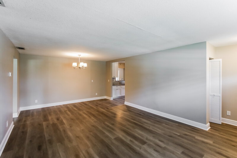 2,860/Mo, 246 Las Palmas St Royal Palm Beach, FL 33411 Living Room View 2