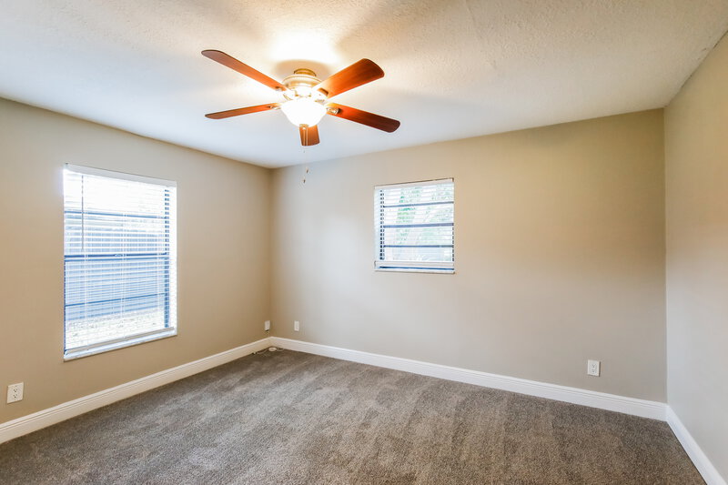 2,860/Mo, 246 Las Palmas St Royal Palm Beach, FL 33411 Main Bedroom View