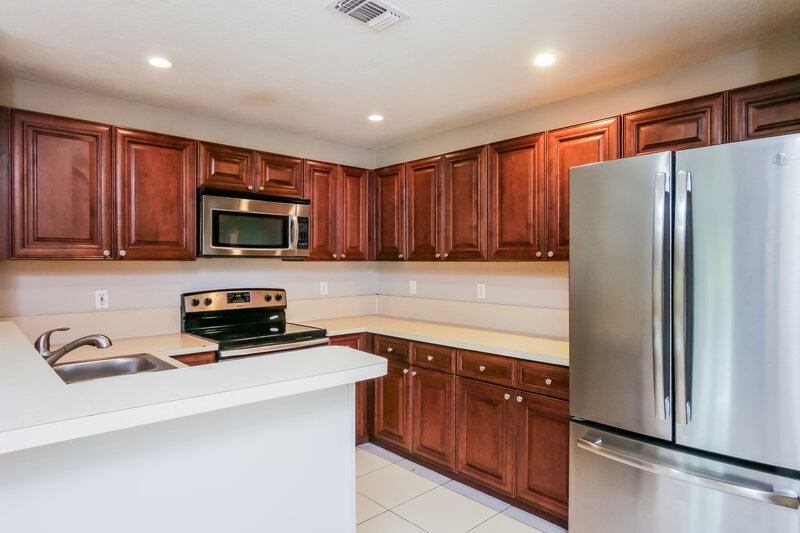 3,480/Mo, 4330 SW 82nd Way Davie, FL 33328 Kitchen View