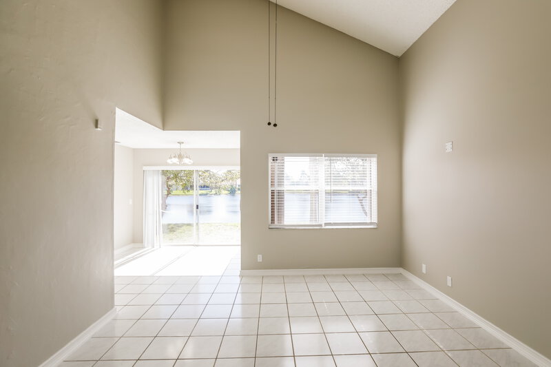 3,205/Mo, 10292 SW 9th Ln Pembroke Pines, FL 33025 Living Room View