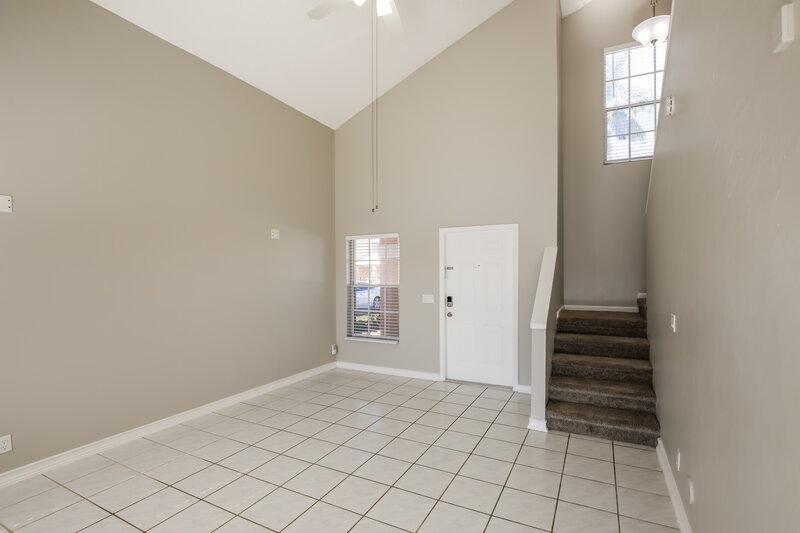 3,205/Mo, 10292 SW 9th Ln Pembroke Pines, FL 33025 Living Room View 3