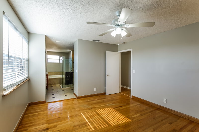 3,205/Mo, 10292 SW 9th Ln Pembroke Pines, FL 33025 Main Bedroom View