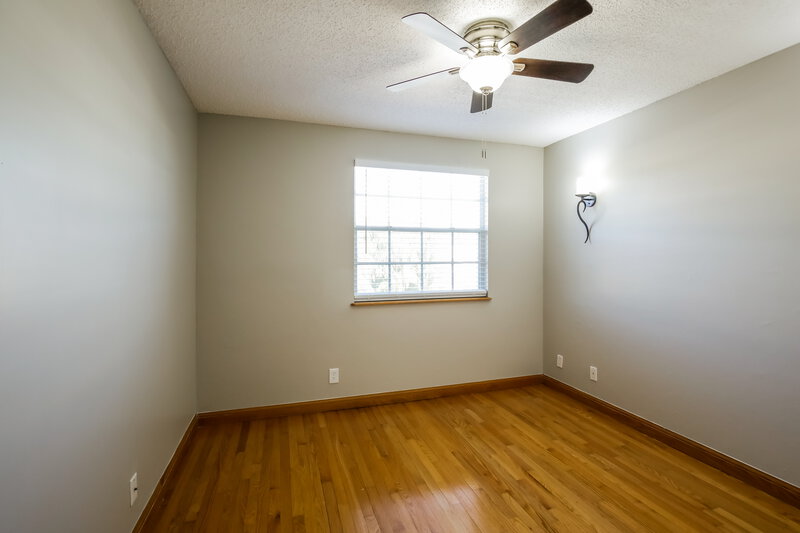 3,205/Mo, 10292 SW 9th Ln Pembroke Pines, FL 33025 Bedroom View 2