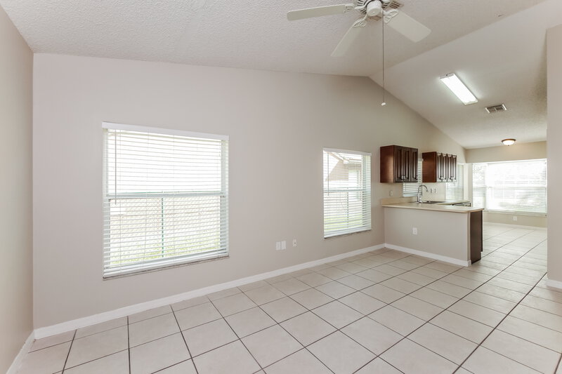 3,275/Mo, 18750 NW 1st St Pembroke Pines, FL 33029 Family Room View 2