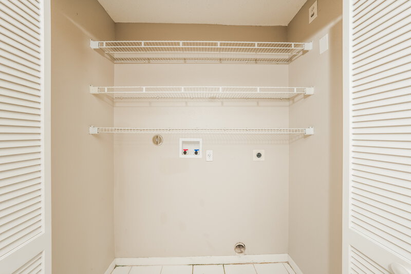 3,795/Mo, 10635 Buttonwood Lake Dr Boca Raton, FL 33498 Laundry Room View