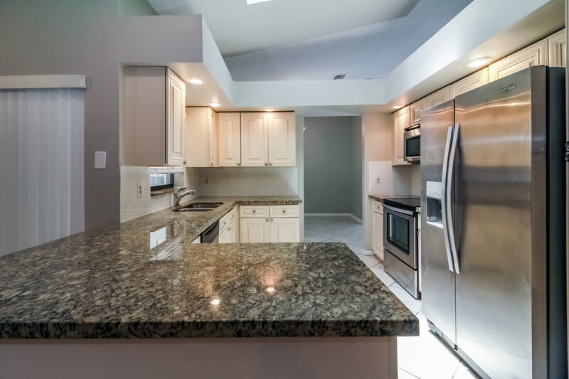 5,260/Mo, 1904 NW 79th Ave Margate, FL 33063 Kitchen View