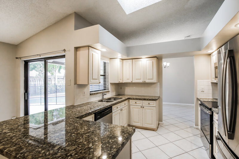 3,680/Mo, 1904 NW 79th Ave Margate, FL 33063 Kitchen View