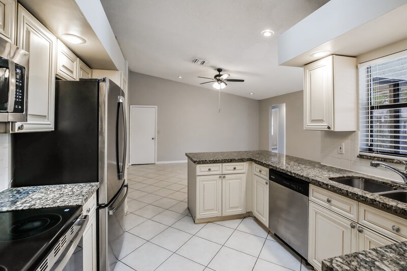 3,680/Mo, 1904 NW 79th Ave Margate, FL 33063 Kitchen View 2