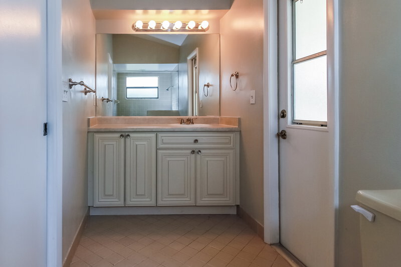 5,260/Mo, 1904 NW 79th Ave Margate, FL 33063 Bathroom View