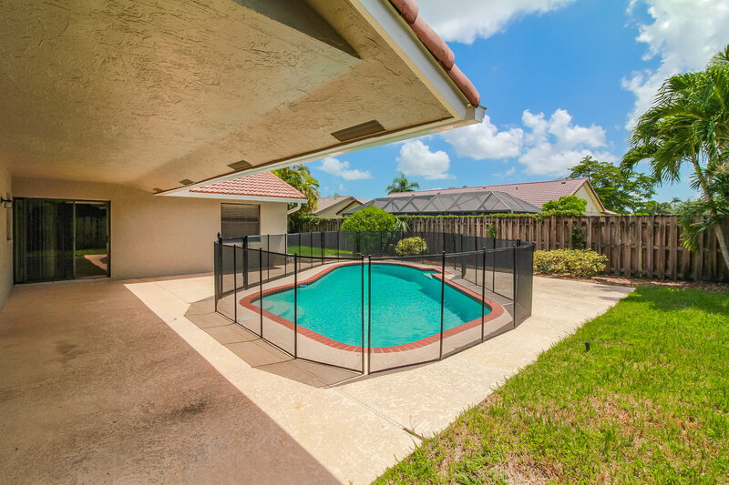 5,260/Mo, 1904 NW 79th Ave Margate, FL 33063 Side View
