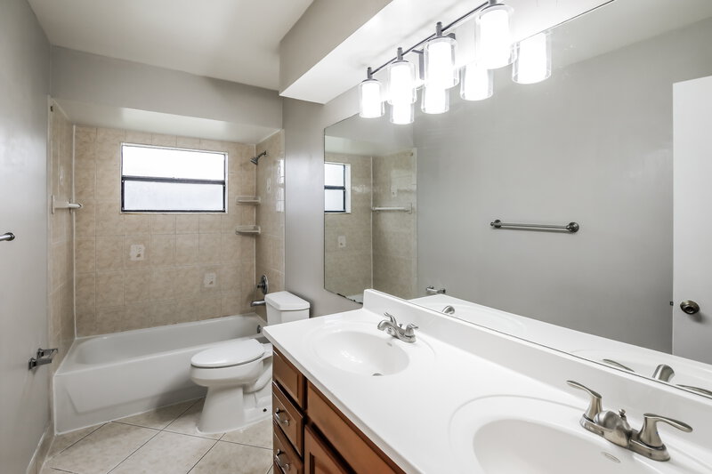3,680/Mo, 1904 NW 79th Ave Margate, FL 33063 Bathroom View