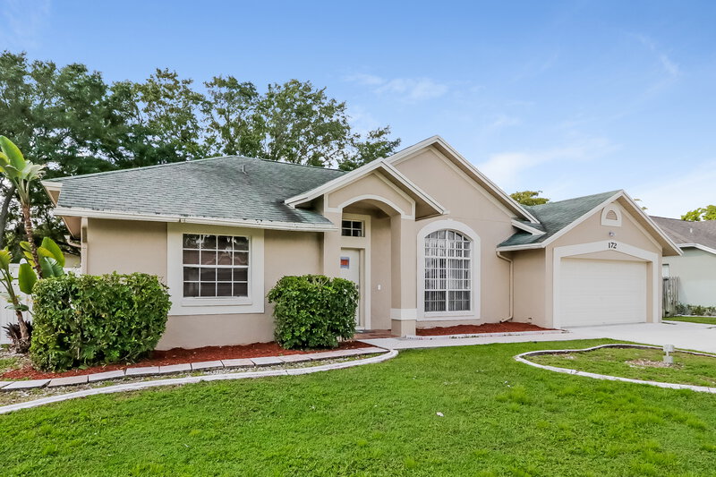 3,850/Mo, 172 Royal Pine Cir S Royal Palm Beach, FL 33411 Front View