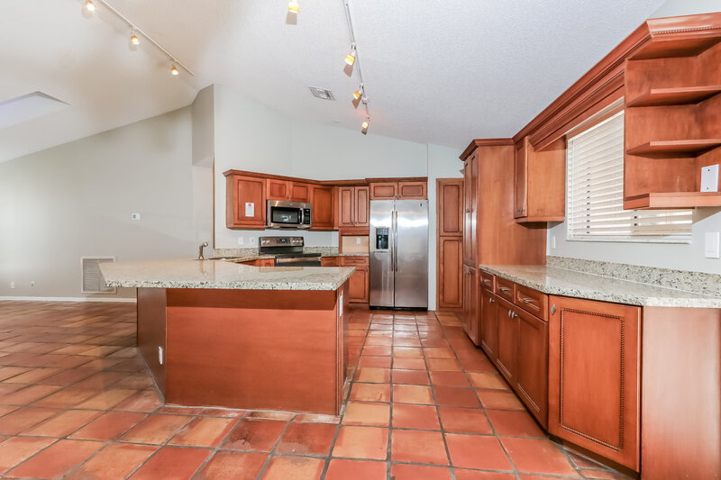 3,850/Mo, 172 Royal Pine Cir S Royal Palm Beach, FL 33411 Kitchen View