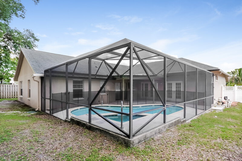 3,850/Mo, 172 Royal Pine Cir S Royal Palm Beach, FL 33411 Rear View