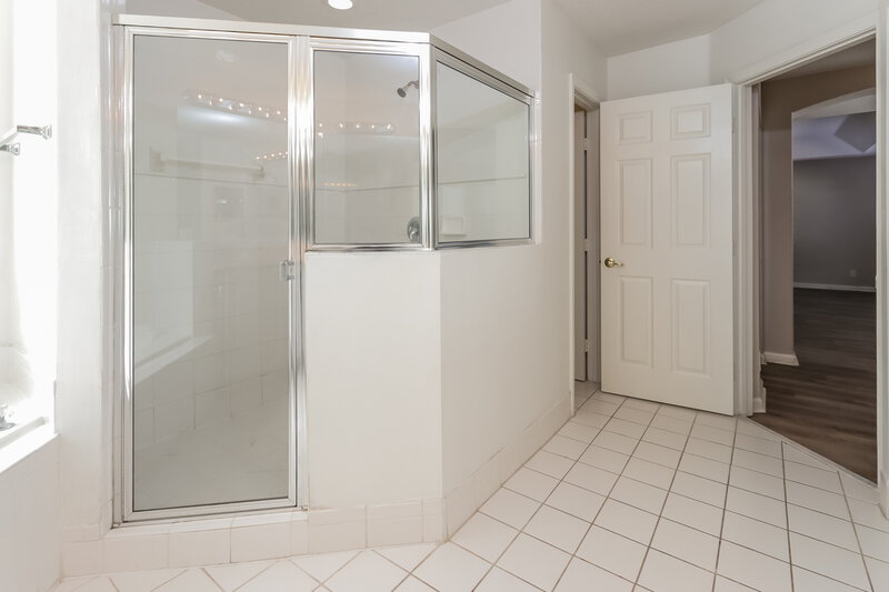 3,075/Mo, 6967 Spider Lily Ln Lake Worth, FL 33462 Main Bathroom View 2